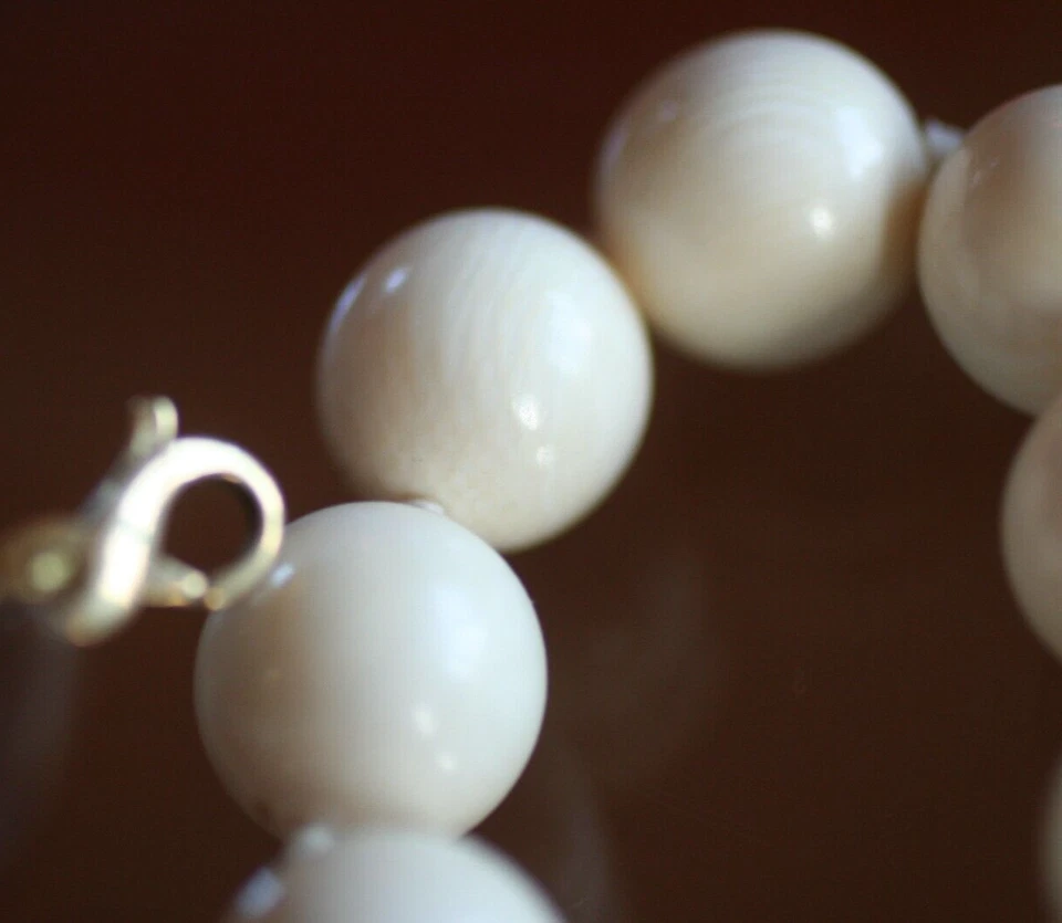 Contas e fechos de ouro 14K vintage *15" com 18 contas naturais de coral vermelho cor creme: - Imagem 4 de 4