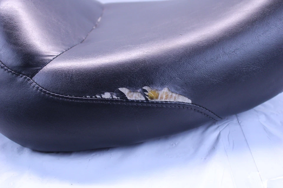 Harley Davidson Sportster 883 & 1200 Custom Front & Passenger Rider Seat - Image 2 of 4