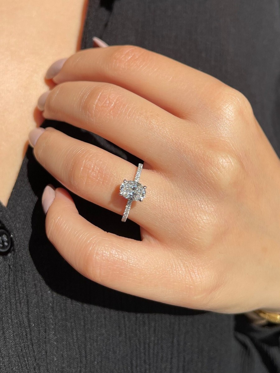 Lab Grown Carat D/VVS2 IGI CERTIFIED Oval Cut Diamond Hidden