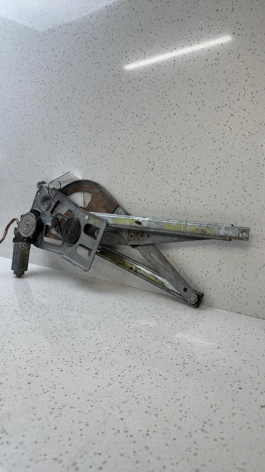 2006-2009 Ford FORD FUSION Left Power Window Motor regulator B382-3 - Image 3 of 4