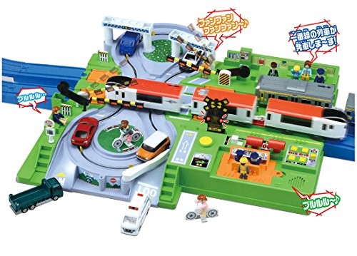 Plarail Play с железнодорожной станцией Tomica DX, импортируемой из Японии