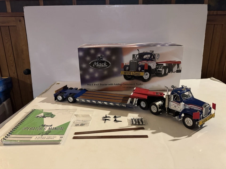 First Gear 1/25 Diecast, Mack B-61 Truck & Folding Gooseneck Lowboy Trailer - Image 2 of 4
