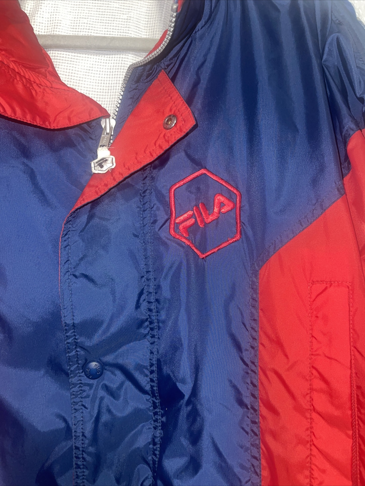 Felpa con cappuccio uomo vintage Fila frangivento giacca antipioggia nylon taglia large rosso bianco blu