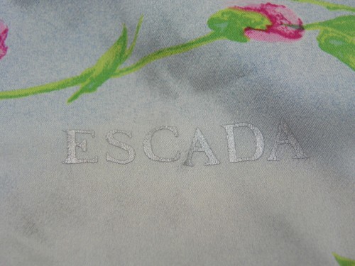 Rare Vintage ESCADA Beautiful and very delicate scarf color 100% Silk - Picture 2 of 4