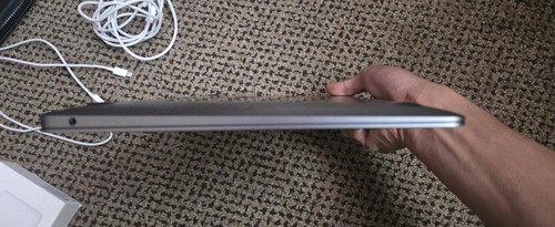 Apple MacBook Air 13-inch M1 8GB 256 GB W/ Magic Mouse and Carrying Case Bundle - Photo 4/7