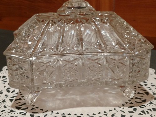 LARGE VINTAGE EAPG CLEAR GLASS FOOTED COVERED CANDY DISH - Picture 2 of 12