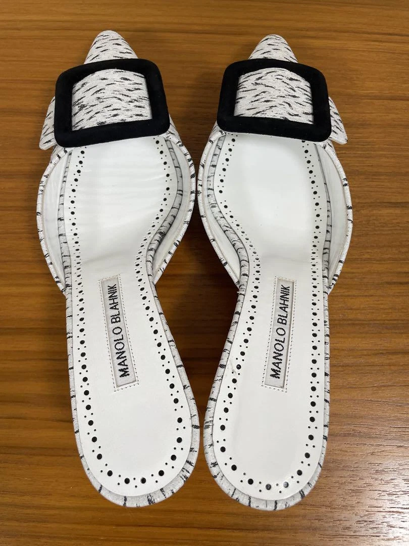 MBT MANOLO BLAHNIK Maysale Mules Taglia EU 38 Bianco e Nero Mostra alcuni segni
