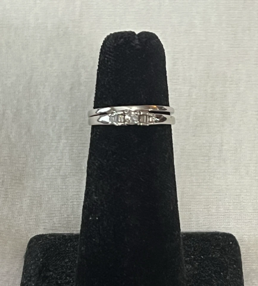 Platinum Diamond Ring Set Baguette & Round Cut  Pt900- Appx .25pts., 4.8 g, 6.75 - Image 2 of 4