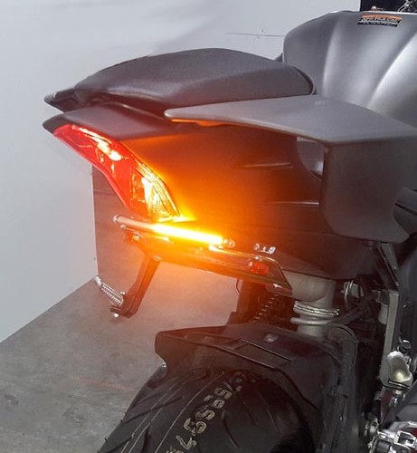 Yamaha YZF-R6 2017+ Fender Eliminator w/ Amber LED Turn Signal Light Bar - Clear - Picture 2 of 6