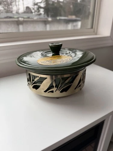 Bauer MCM Vtg California Casserole Green Covered 1Q Dish Enameled Metal Holder