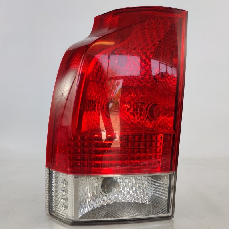 30655379 Fanale post. parte inf. SX VOLVO V70/XC70 2.4i 20V (125Kw) SW