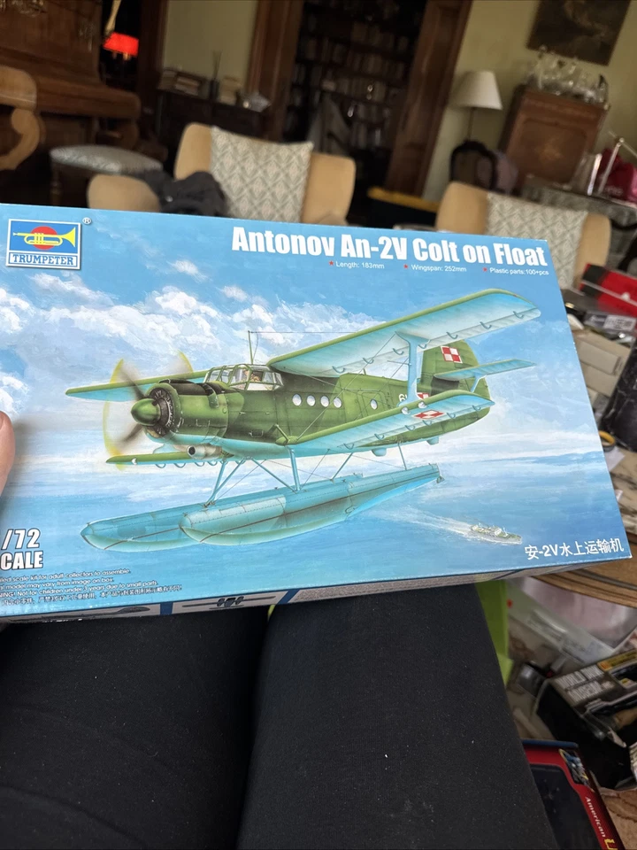 ANTONOV AN-2W Colt 1:48 HOBBY BOSS 81706 maqueta avión hidroavión - Imagen 2 de 4