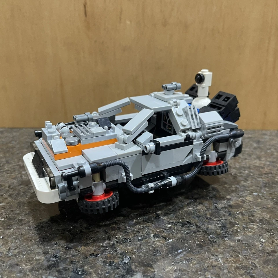 LEGO Ideas BTTF DeLorean Time Machine (21103) - Back to the Future 100% Complete - Image 2 of 4