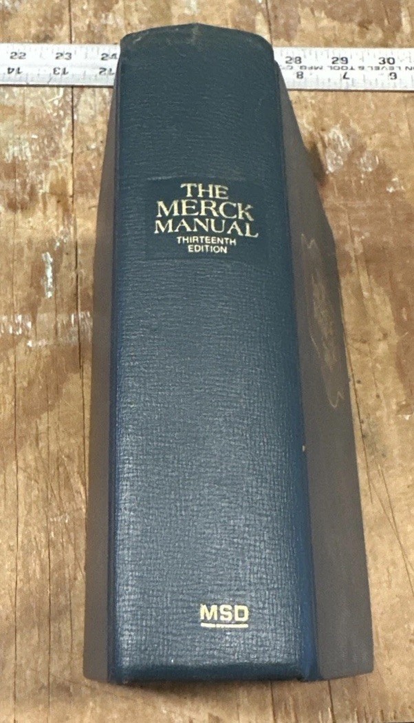 The Merck Manual of Diagnosis and Therapy 1977 HC 13th Edition VTG Thumb Indexed