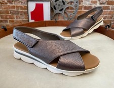 The Flexx Pewter Leather Capri Cross-Band Back-Strap Sandals New