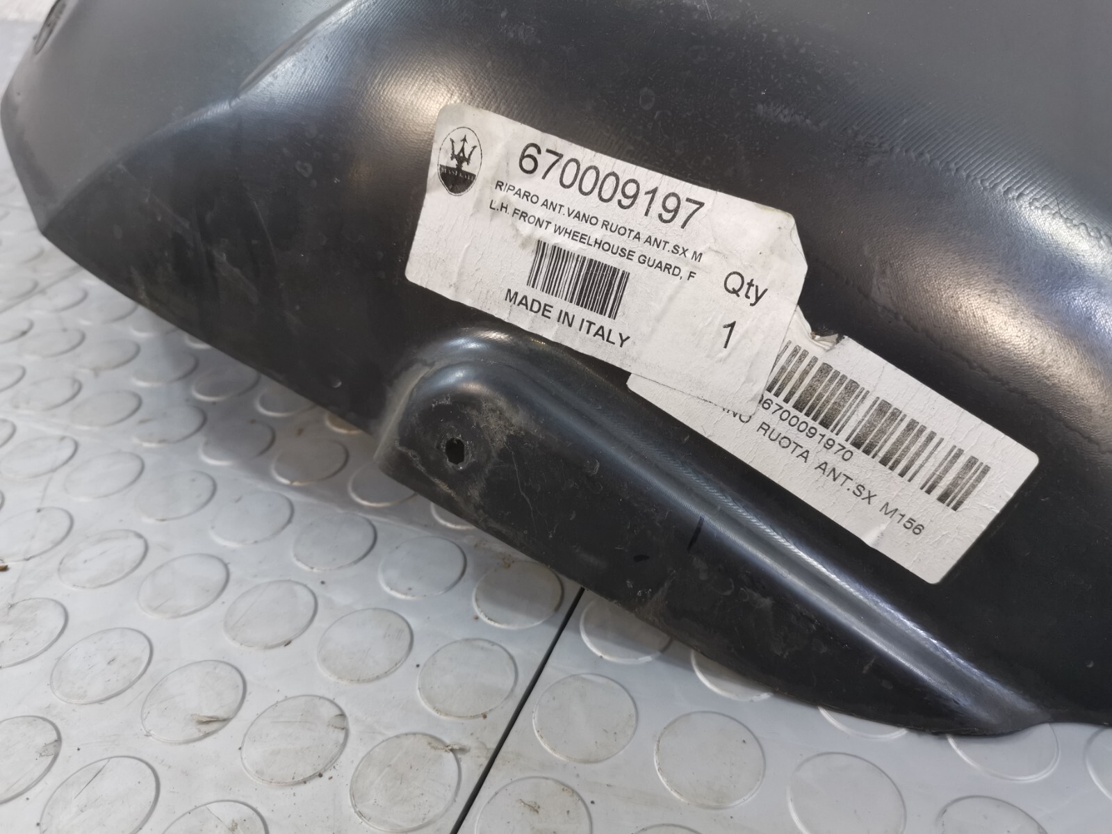 2013-2016 MASERATI QUATTROPORTE FRONT LEFT FENDER LINING SPLASH GUARD 670009197