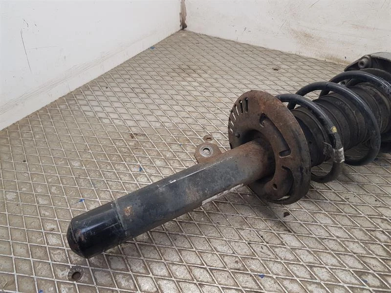 BMW Serie 1 2019 amortiguador delantero lado del conductor derecho 1,5 gasolina B38A15M1 6899672 Foto 4 de 4