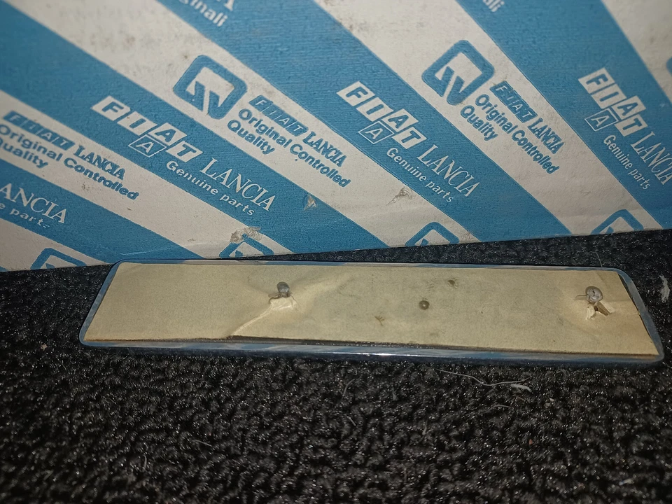 Fregio Emblema Originale Fiat/Lancia per Lancia Delta HF Turbo Foto 2 de 2