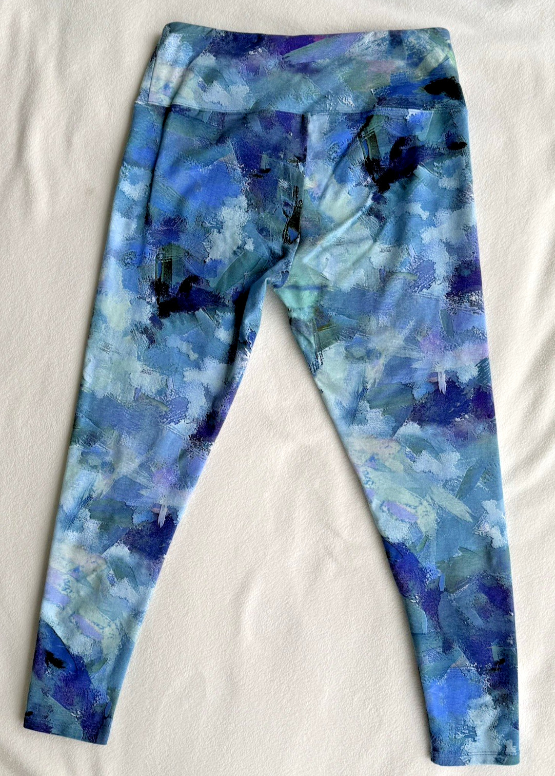 Soft Surrounding Blue Abstract Pattern Athletic Y… - image 3