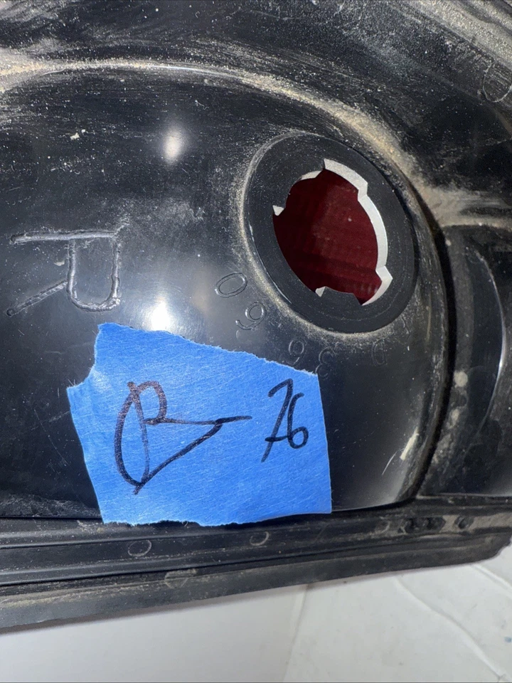 1992-1994 E150 E250 E350 Econoline Van RH Passenger Tail Light Lamp OEM 75580 - Imagem 4 de 4