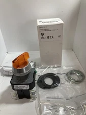 ALLEN BRADLEY 800T-24HA17KB6AX SEL SWITCH 2 POS ILL AMBER 24V 1NO/1NC SE U NIB