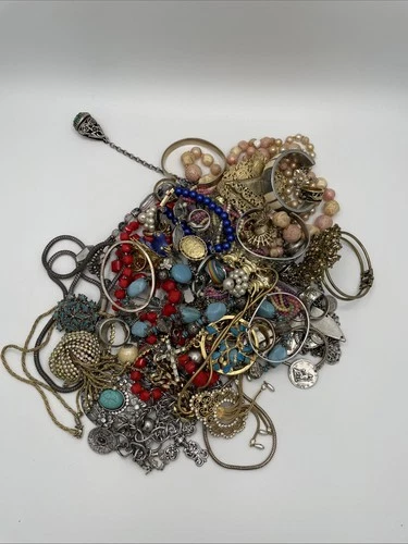 Costume Jewelry Lot Vintage 2 Lbs 7 Ounces Pre Owned Fair Most Wearable