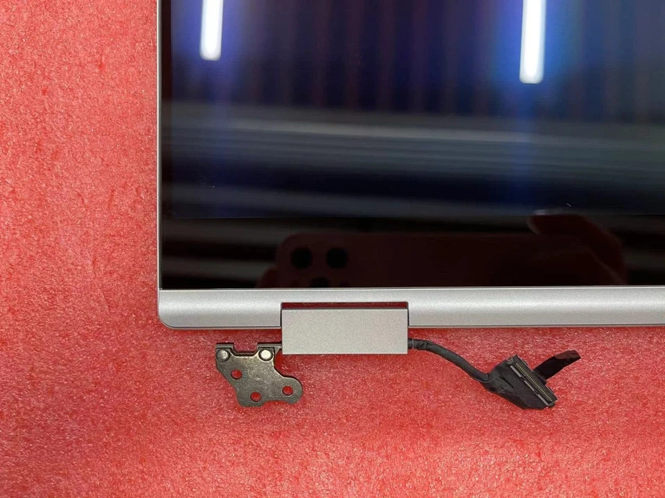 Samsung Galaxy Book Pro 360 NP930QDB with touch 1920*1080 (Silver ) Top Assembly - Image 2 of 4