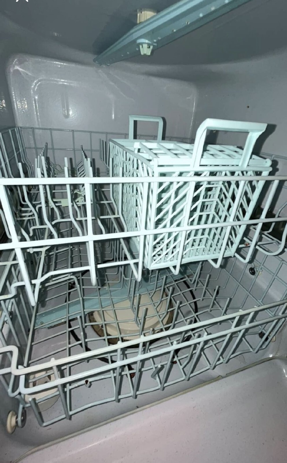 Vintage MAYTAG White 3 Cycle Portable Roll Around Dishwasher LWC704