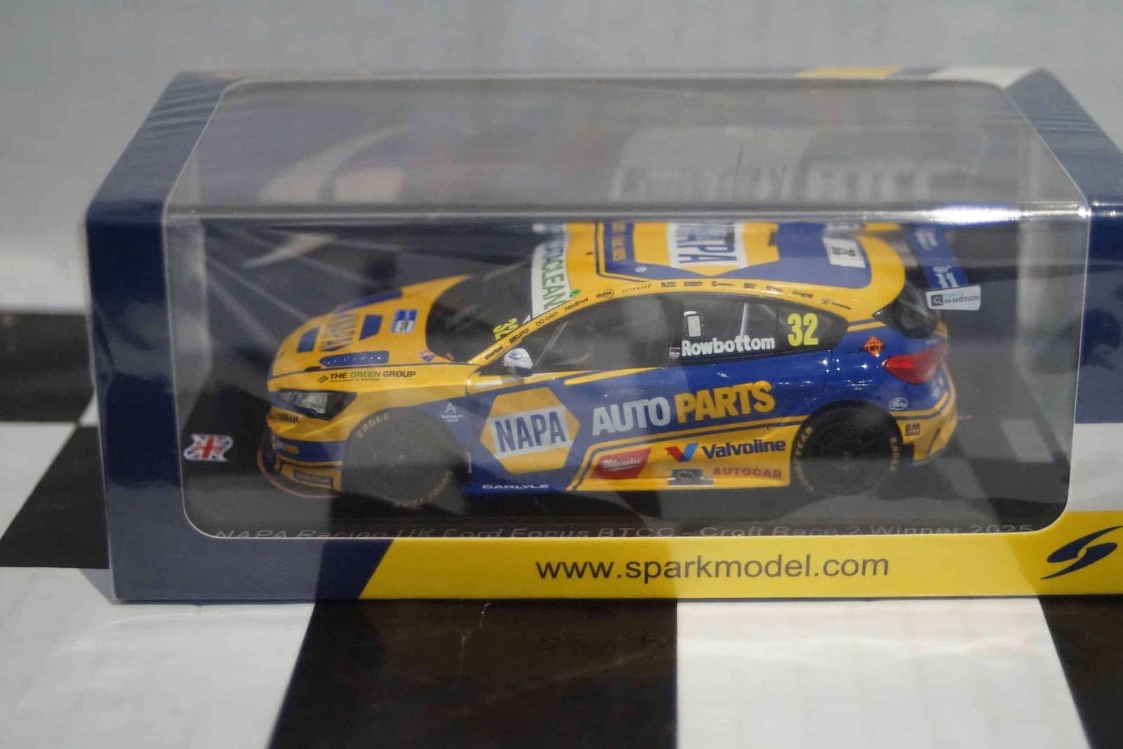 Spark Ford Focus BTCC 2025 Croft Race 2 Winner D.Rowbottom #32 1:43 Resin UK029