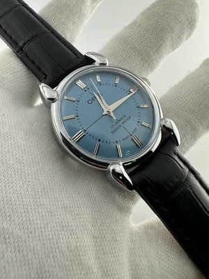 Vintage Oris Swiss Made Hand Wind Men's Watch Blue Dial 17 Jewels