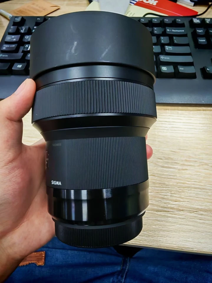 Lente artística gran angular de fotograma completo 95 % nueva Sigma 14 mm f/1,8 DG HSM para montura Canon EF Foto 2 de 4