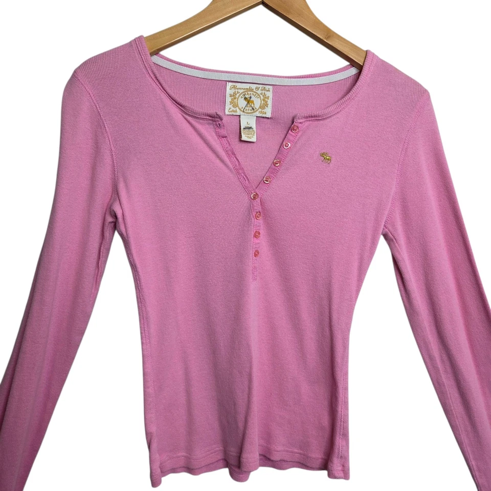 Top Henley acanalado ajustado manga larga rosa Abercrombie & Fitch de colección talla L Y2K Elena Foto 2 de 4