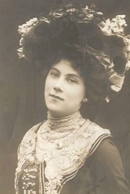 MISS RUTH LINCOLN Edwardianische Ära Schauspielerin Postkarte Ref W15