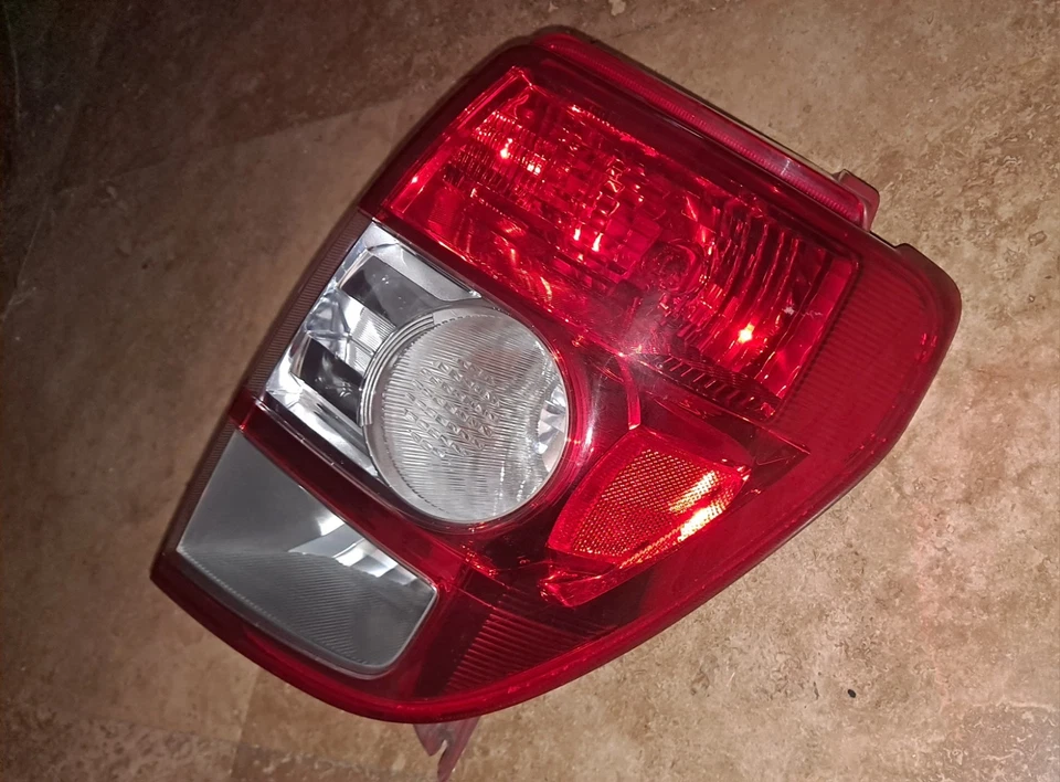 2008-2014 Scion XD Tail Light Outer Passenger Right 2009 2010 2011 2012 2013 Foto 3 de 4