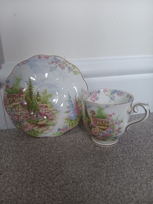 Kentish Rockery, Royal Albert, 816998, Teetasse und Untertasse um 1935. Top Paar.