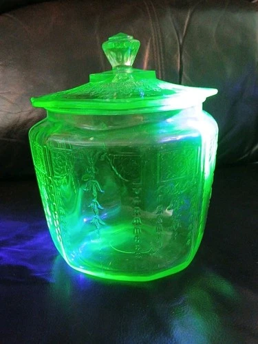 Anchor Hocking Princess Pattern Green Uranium Depression Glass Cookie Jar  1930s