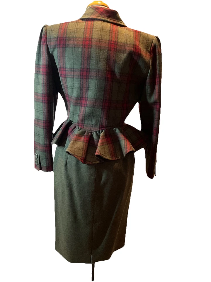 VINTAGE VALENTINO BOUTIQUE 2 PC. TARTAN PLAID SKIRT SUIT IN MOSS/BORDEAUX, SZ 10 - Image 3 of 4