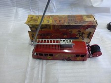 CAMION JOUET TOLE CIJ PREMIERS SECOURS AVEC BOITE