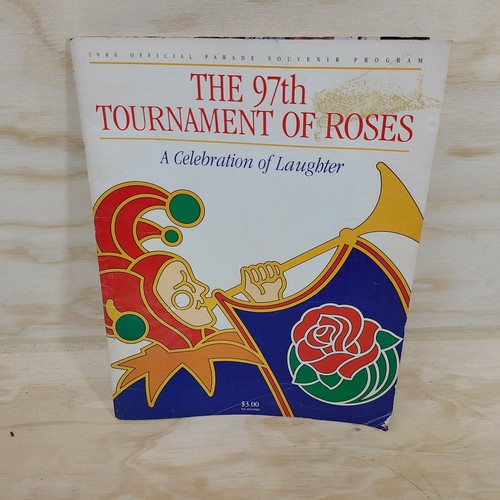 1986 Official Parade Souvenir Program 97th Tournament of Roses Pasadena CA