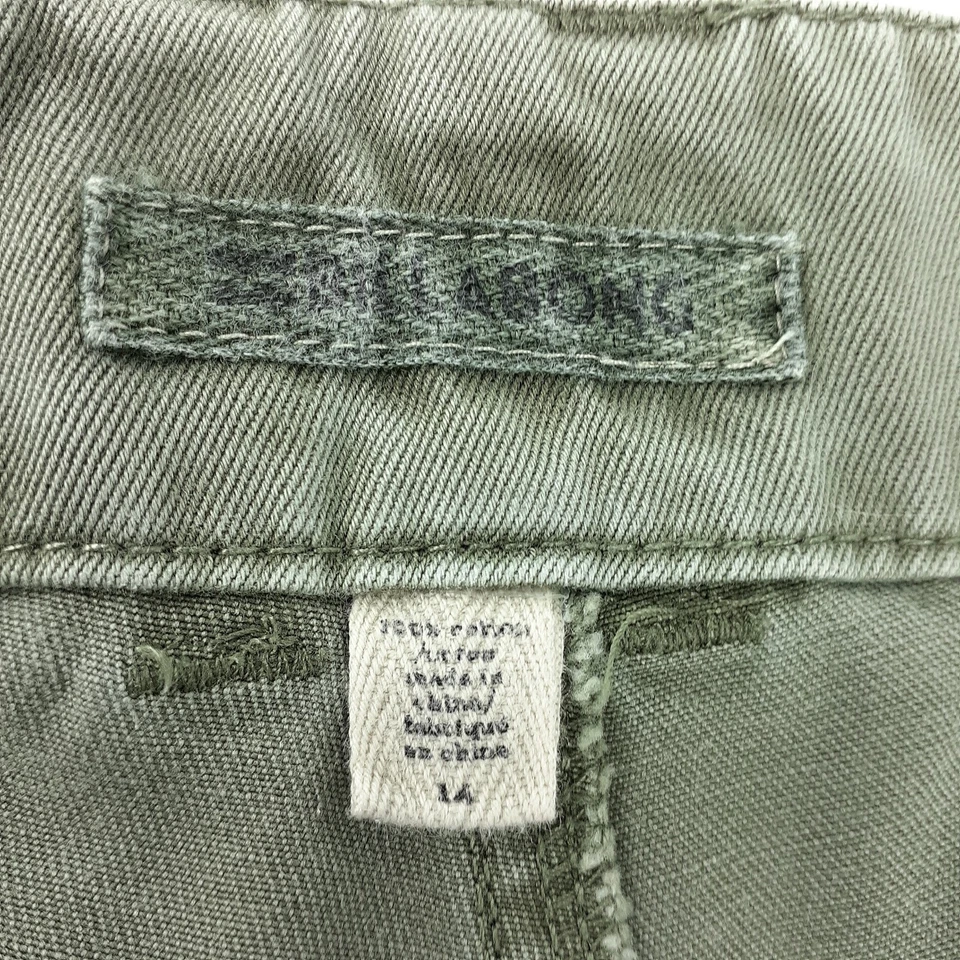 Pantalones Cortos de Jean Billabong Para Mujer Verde Denim Talla 14 Desteñido Desteñido Dobladillo con Puños Foto 3 de 4