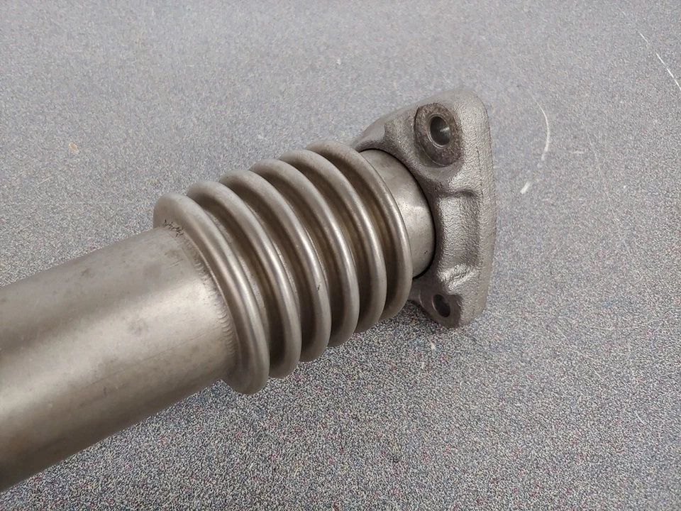 VERY NICE USED GENUINE PORSCHE 911 CARRERA 3.2 HEAT EXCHANGER CROSSOVER PIPE NLA - Image 3 of 4