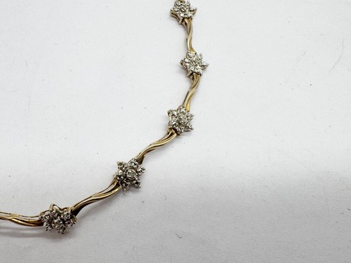 VINTAGE SOLID 9CT GOLD DIAMOND SET FLOWER PRETTY LADIES BRACELET BANGLE - Picture 7 of 11