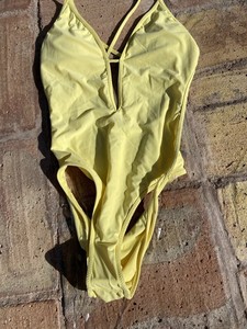 Vix Solid Tess Backless One Piece Swimsuit Size M Brand New 491 190 Ebay