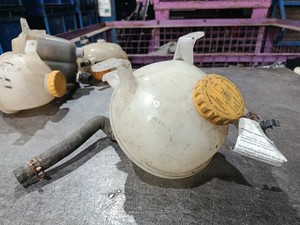 OPEL Tigra A Corsa B Ausgleichsbehälter Kühlwasserbehälter 90410057 Behälter