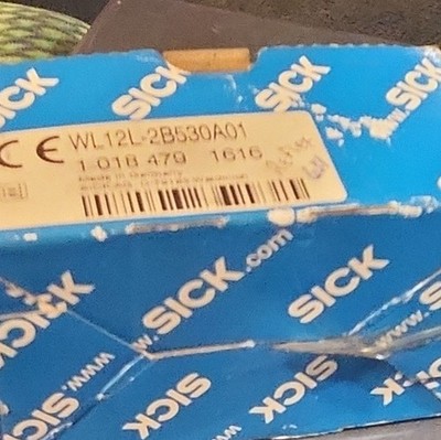 SICK WL12L-2B530A01 Photoelectric Sensor Reflective Blue with Connector