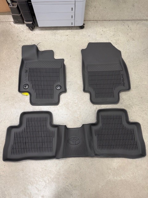 M MOTOS Auto Vloermatten Van Rubber Voor Toyota Yaris Cross Vanaf 2021 Verbeter Uw Reiscomfort Met Anti Slip Mat Car 3d Alle Weersomstandigheden Bescherming Tegen Vuil 1013335627