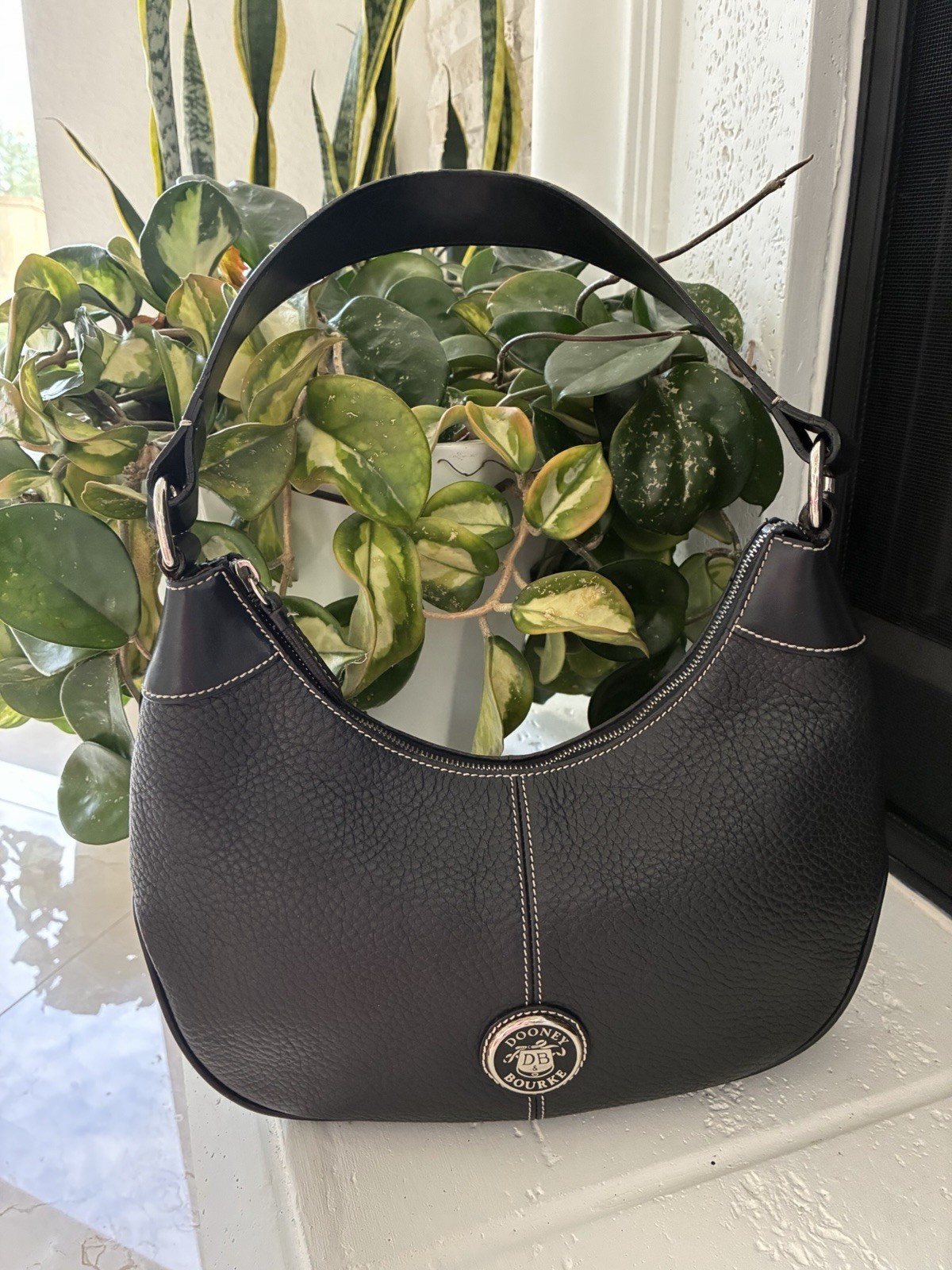 Vintage Dooney & Bourke Black Pebble Leather Hobo Shoulder Bag Y2K