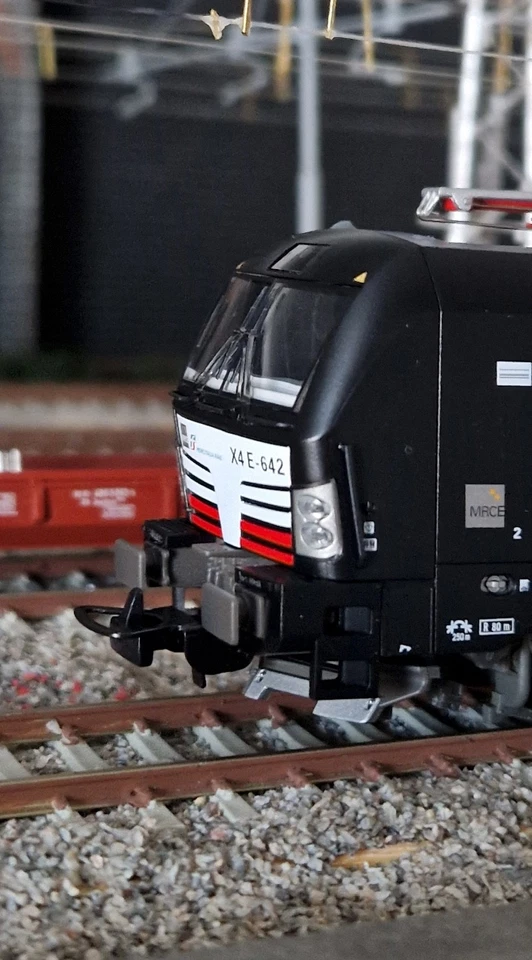 PIKO E Lok Vectron FS Mercitalia Rail Ep VI cod 59190 livrea nera - Imagen 3 de 4