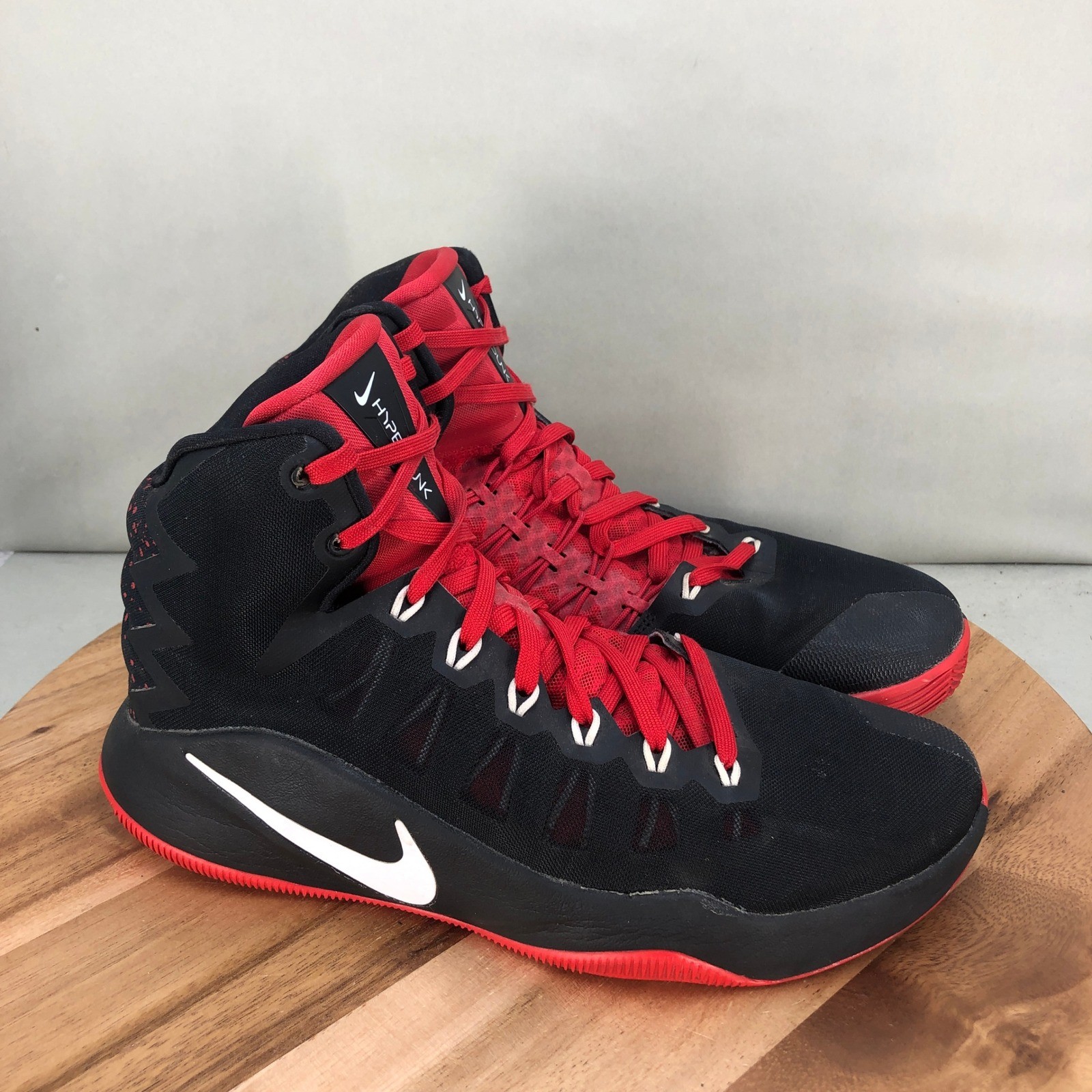 Black Red 844362-016 Size 11