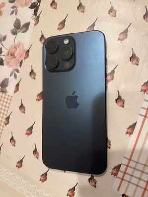 Apple iPhone 15 Pro Max 512GB Titan Blau ohne Simlock Plus Apple Watch SE 44mm